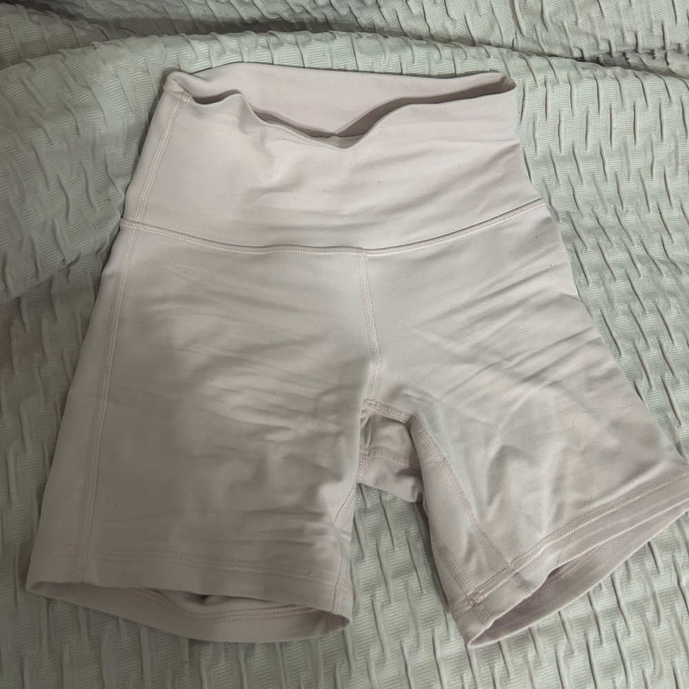 Lululemon Align High Rise Shorts
LIGHT PINK